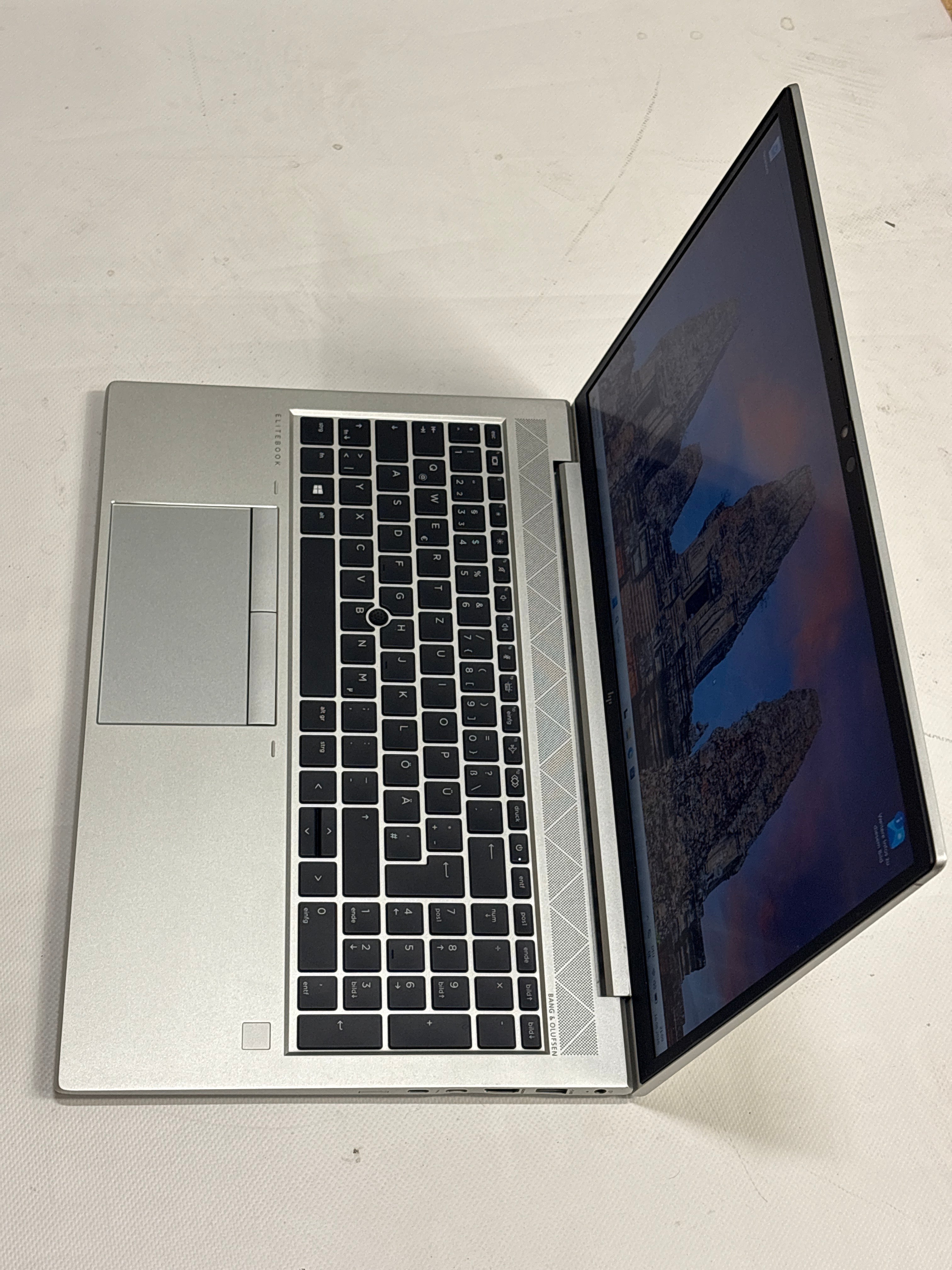 HP EliteBook 850 G8 – Intel Core i5-1135G7, 16 GB RAM, 256 GB NVMe SSD, 15,6" Full HD, Windows 11 Pro | 12 Monate Garantie