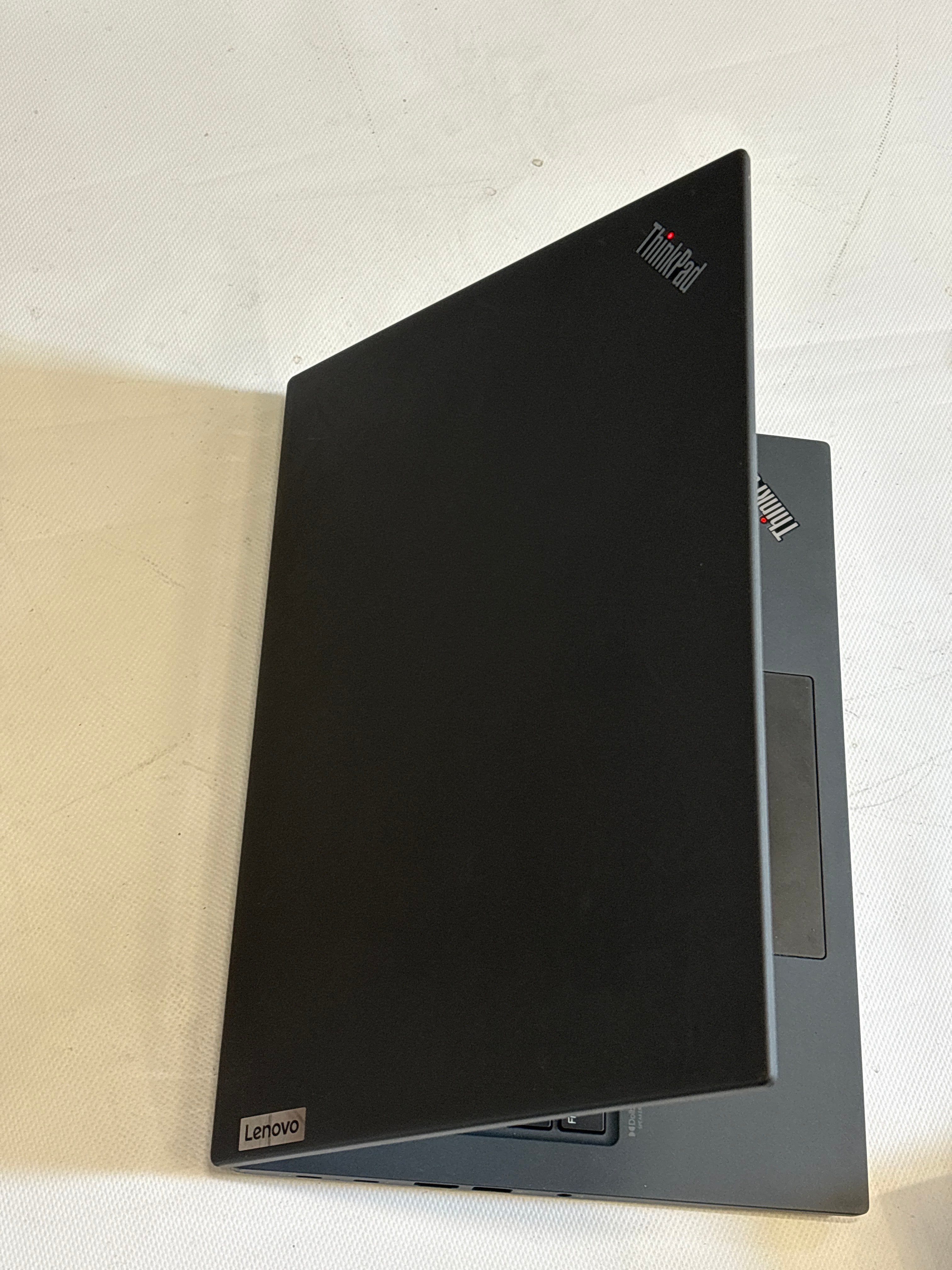 Lenovo ThinkPad T14s Gen 3 – Intel Core i5-1245U, 8 GB RAM, 256 GB NVMe SSD, 14" Full HD, Windows 11 Pro | 12 Monate Garantie