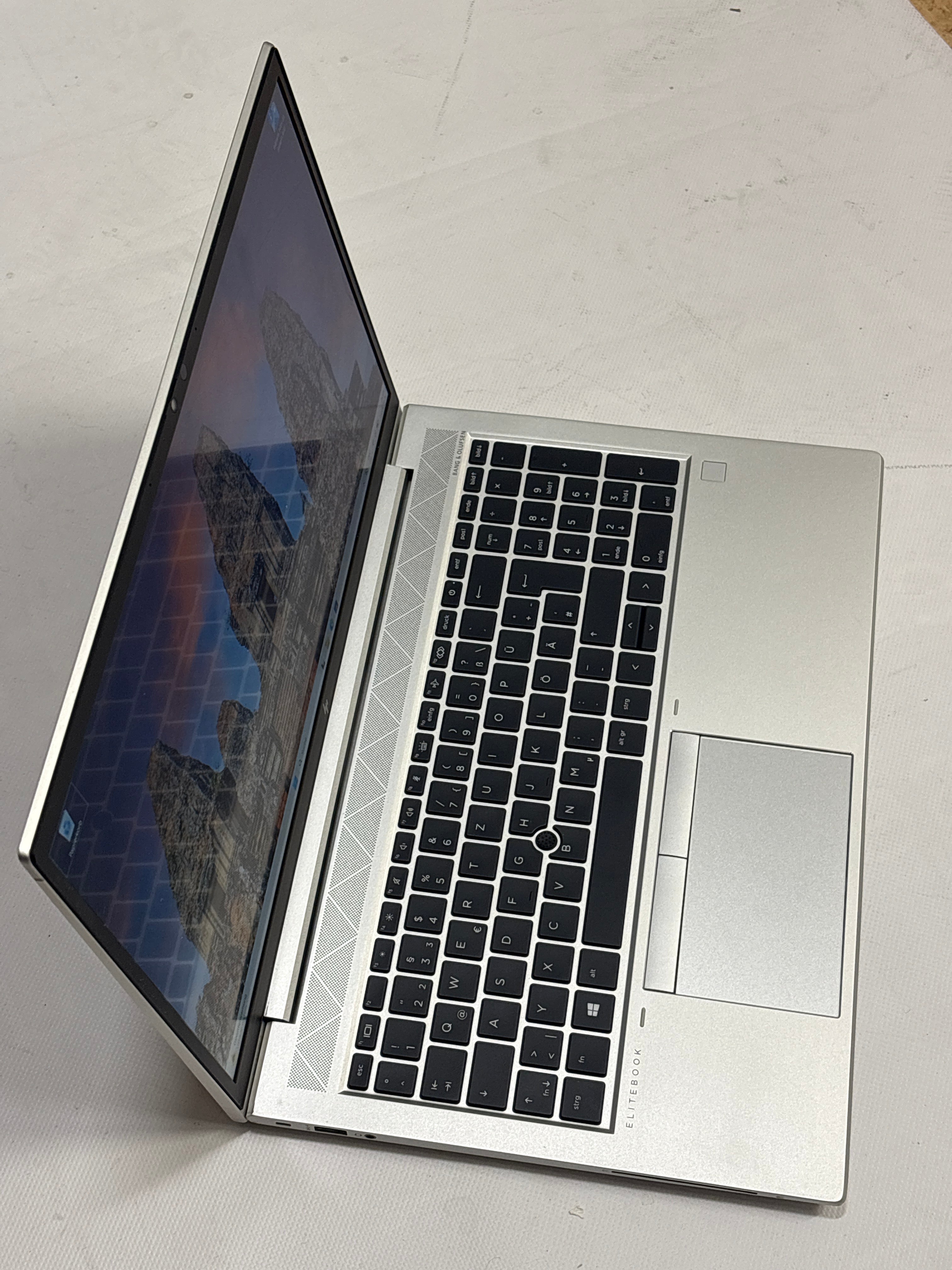 HP EliteBook 850 G8 – Intel Core i5-1135G7, 16 GB RAM, 256 GB NVMe SSD, 15,6" Full HD, Windows 11 Pro | 12 Monate Garantie