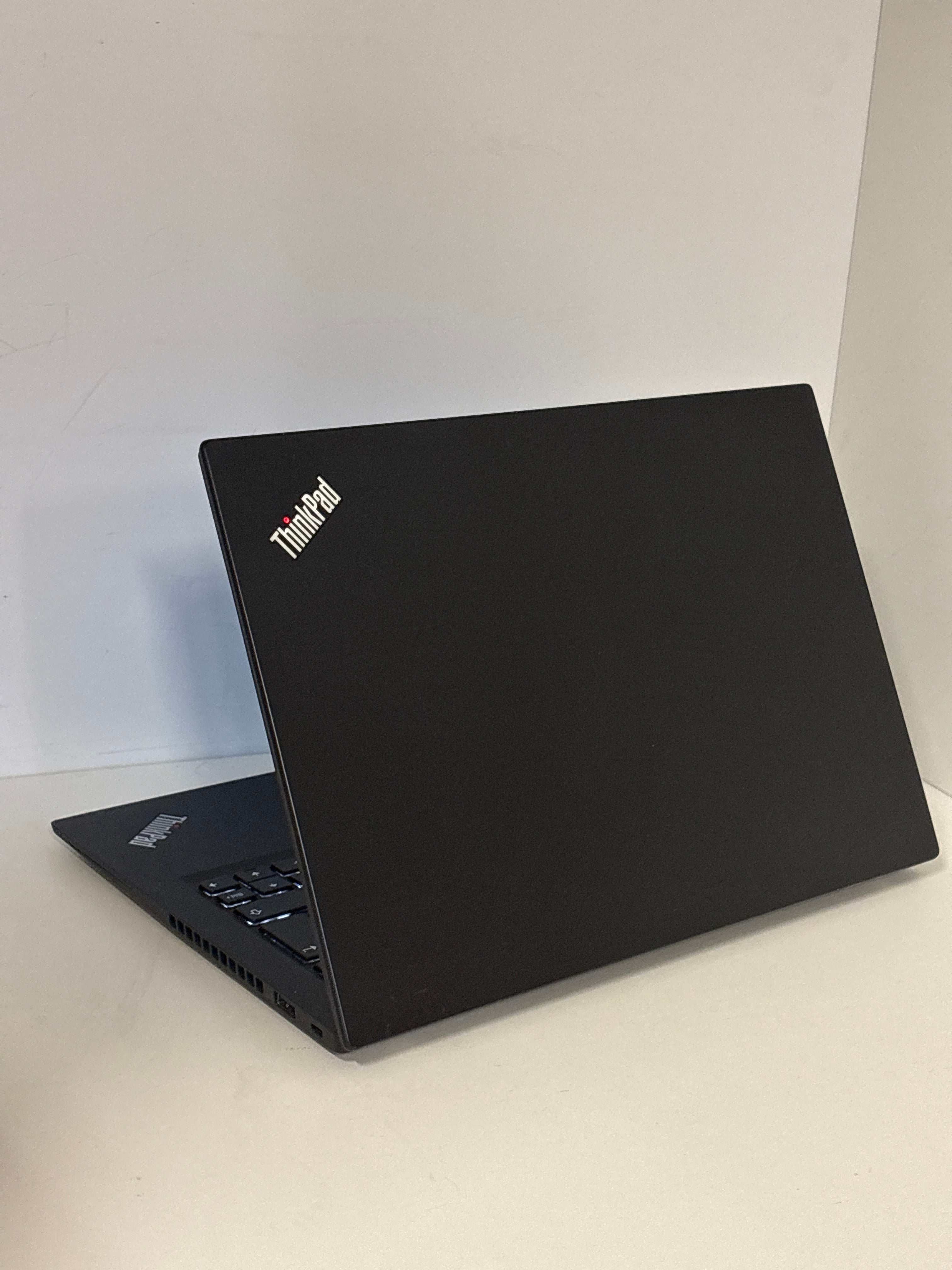 Lenovo ThinkPad T14s Gen 1 – AMD Ryzen 7 PRO 4750U, 16 GB RAM, 256 GB SSD, 14" Full HD, Windows 11 Pro | 12 Monate Garantie