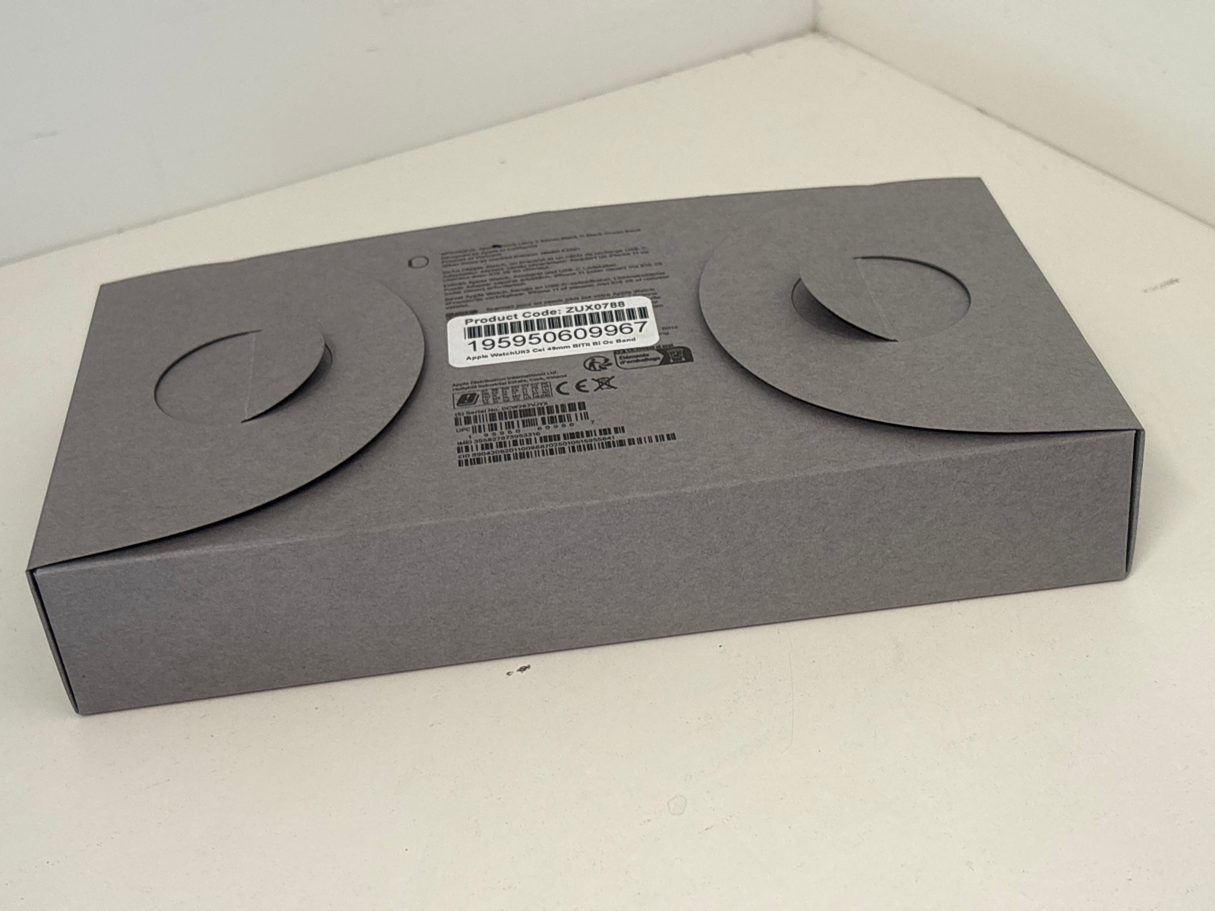 Apple Watch Ultra 3 – 49 mm, Black Titanium, Ocean Band, GPS + Cellular, Neu & ungeöffnet