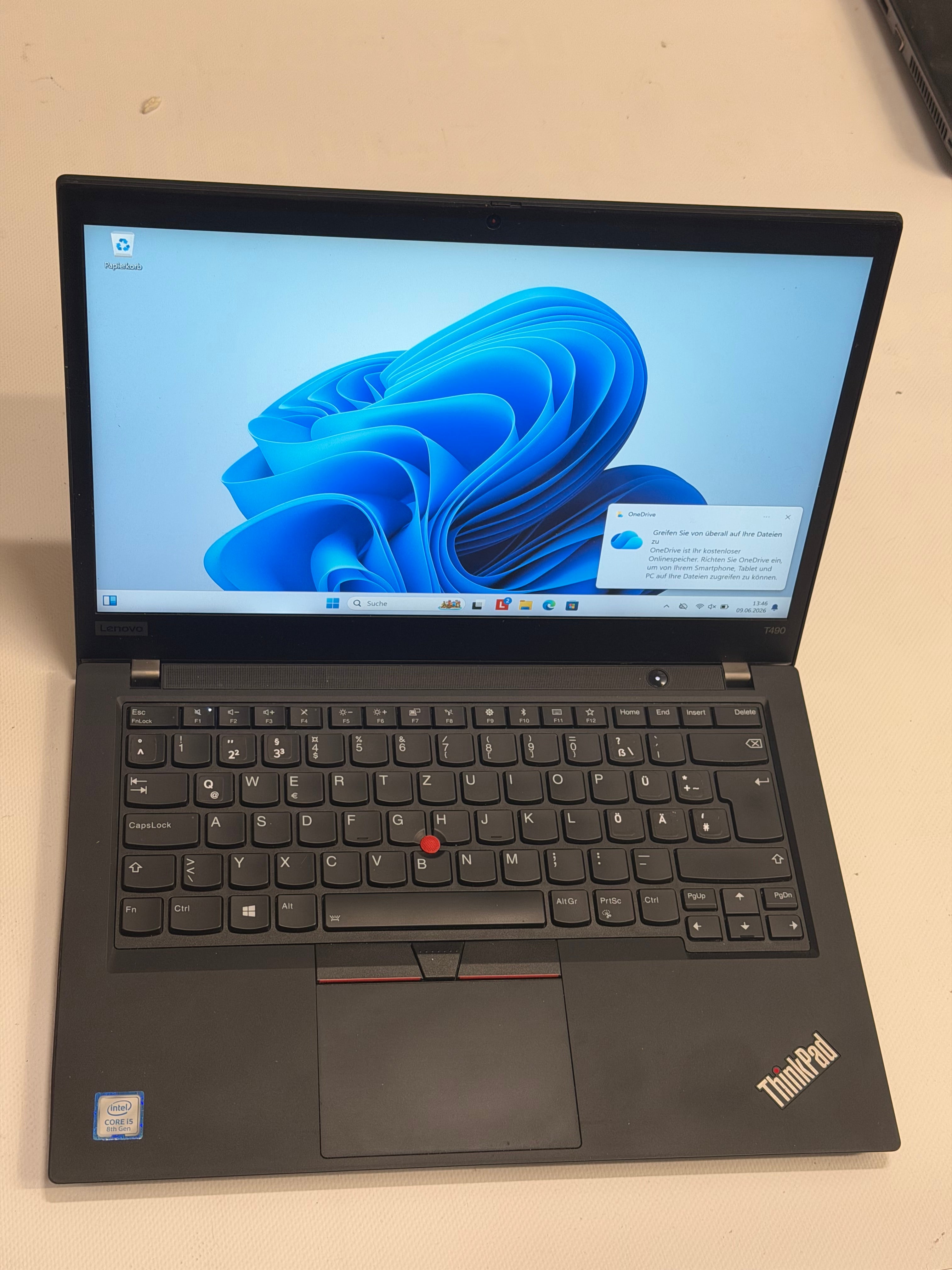 Lenovo ThinkPad T490 – Intel Core i5, 8 GB RAM, 256 GB NVMe SSD, 14" Full HD, Windows 11 Pro