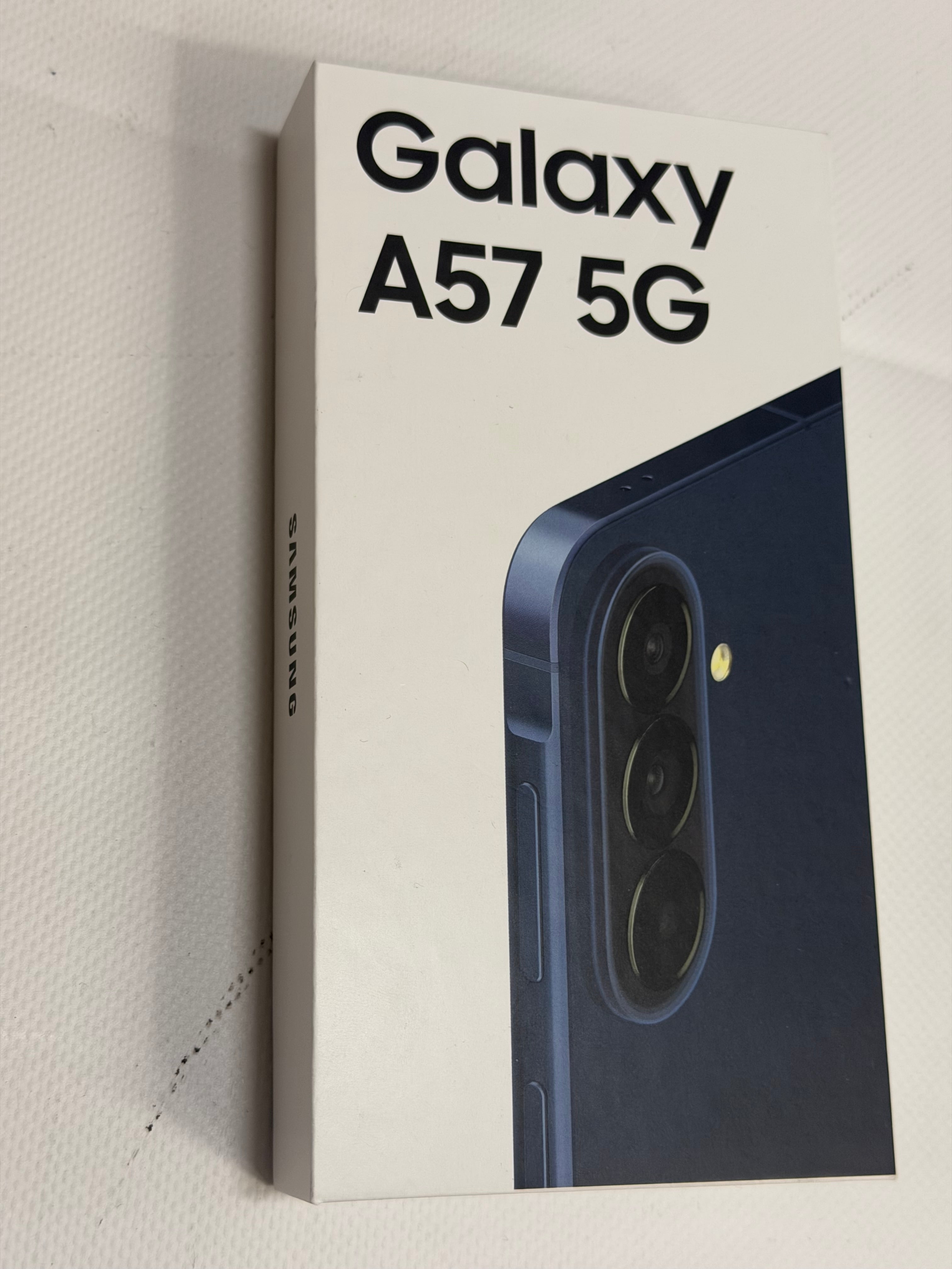 Samsung Galaxy A57 5G – 8 GB RAM, 128 GB Speicher, Awesome Navy, Neuware