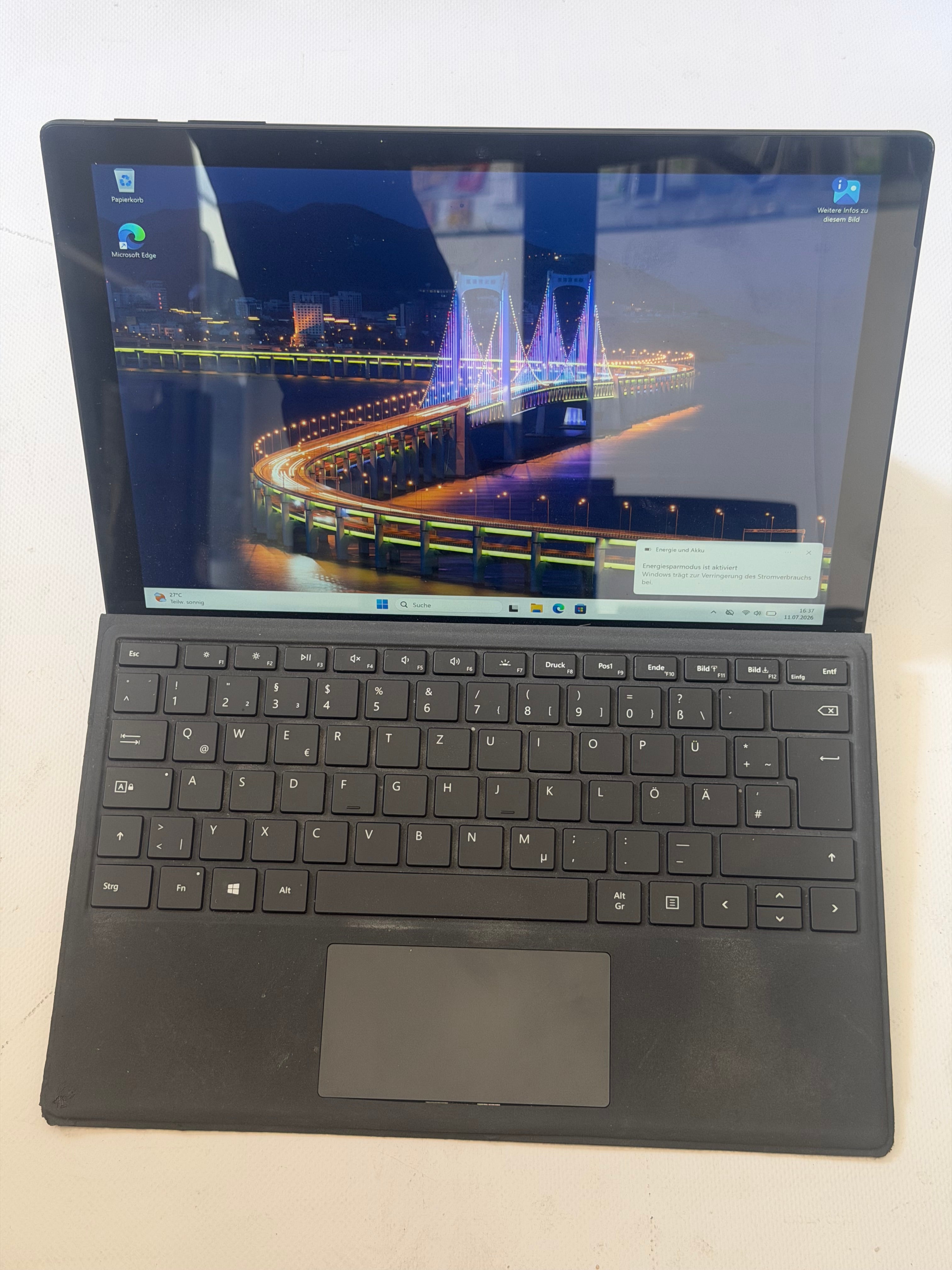 Microsoft Surface Pro 6 – Intel Core i5-8350U, 8 GB RAM, 256 GB SSD, 12.3" Touchscreen, Schwarz, Windows 11 Pro