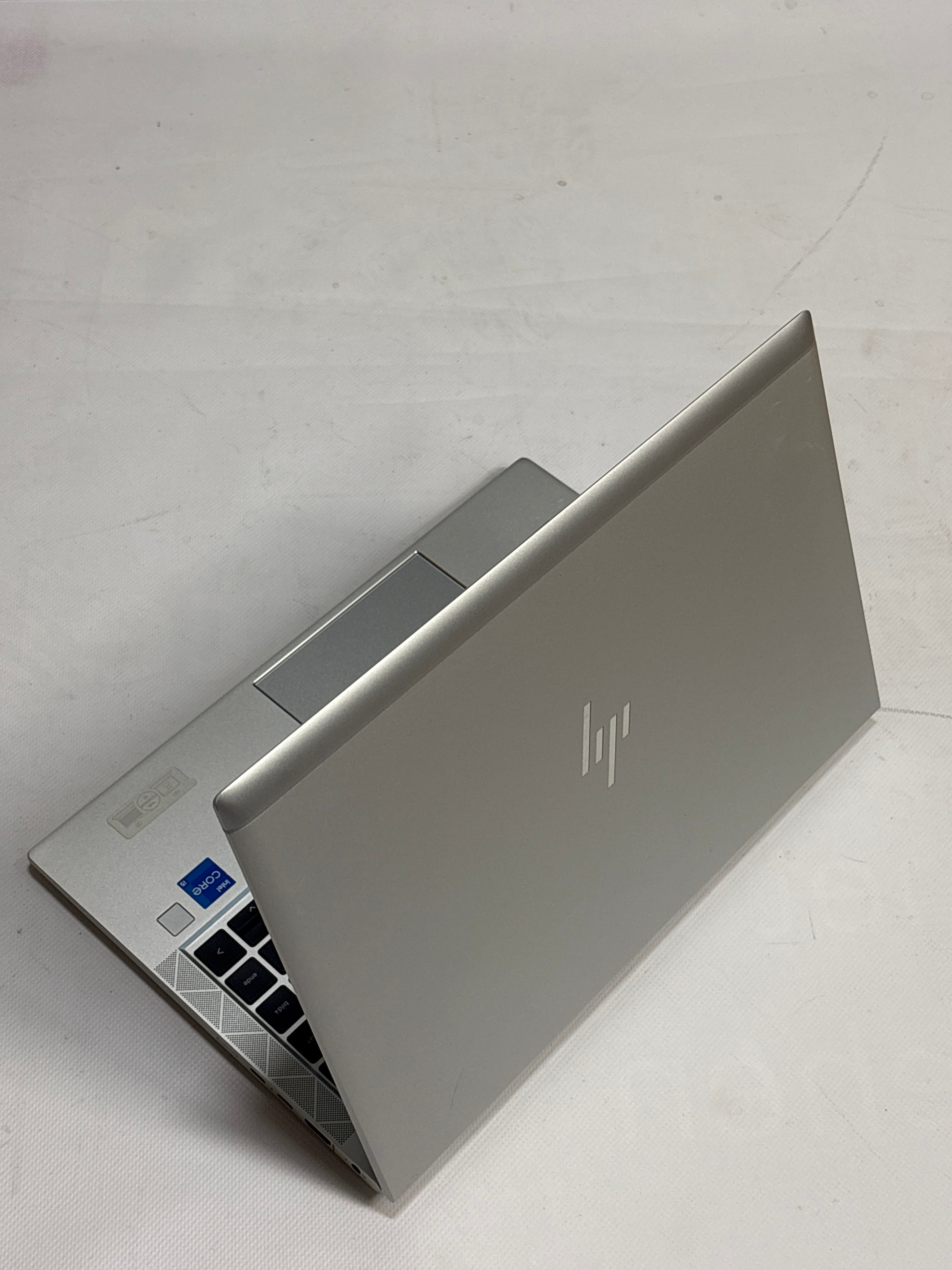 HP EliteBook 840 G8 – Intel Core i5-1135G7, 16 GB RAM, 256 GB M.2 SSD, 14" Full HD, Windows 11 Pro