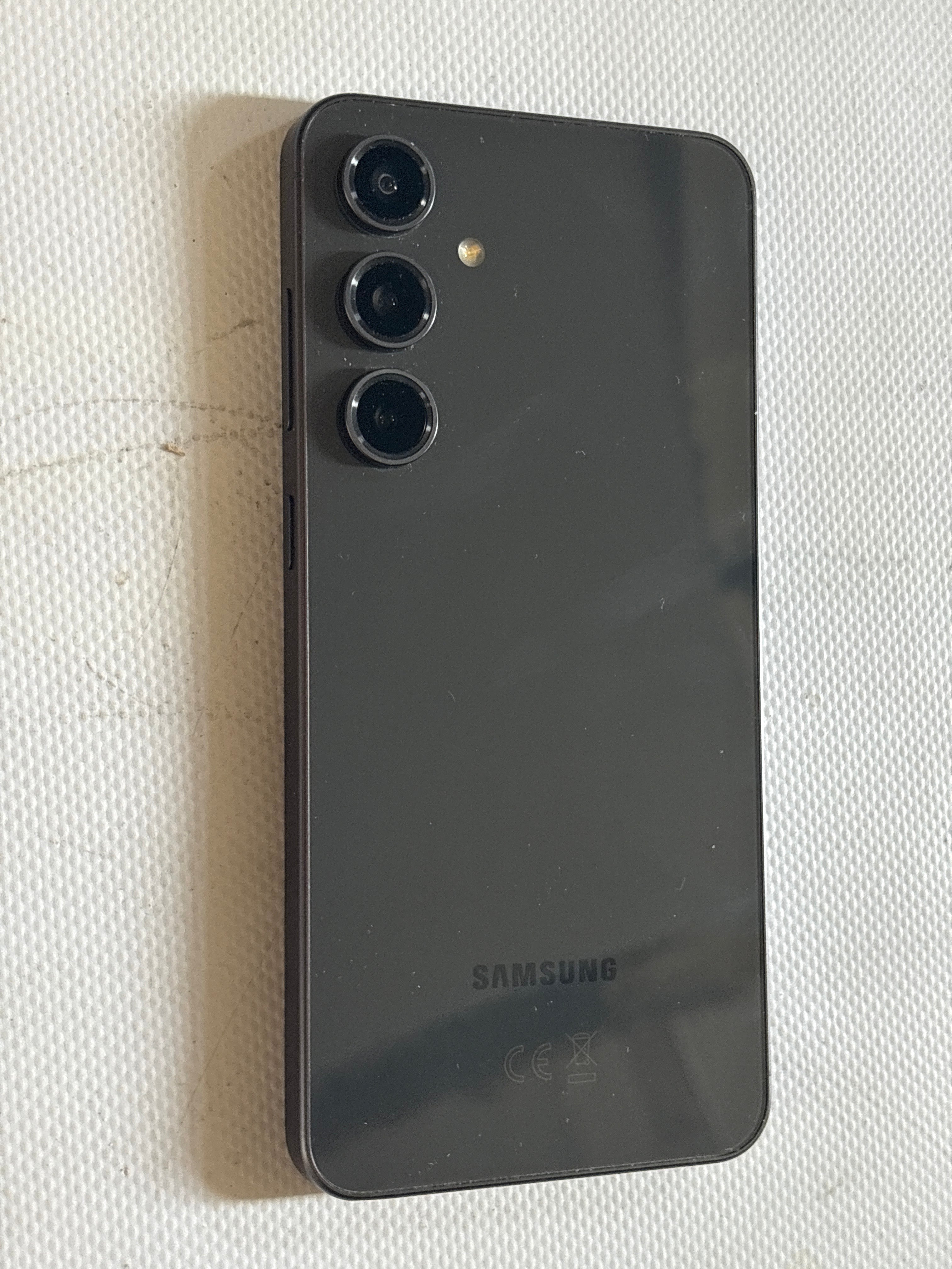 Samsung Galaxy S24 FE - 8 GB RAM, 128 GB Speicher, Schwarz | 12 Monate Garantie