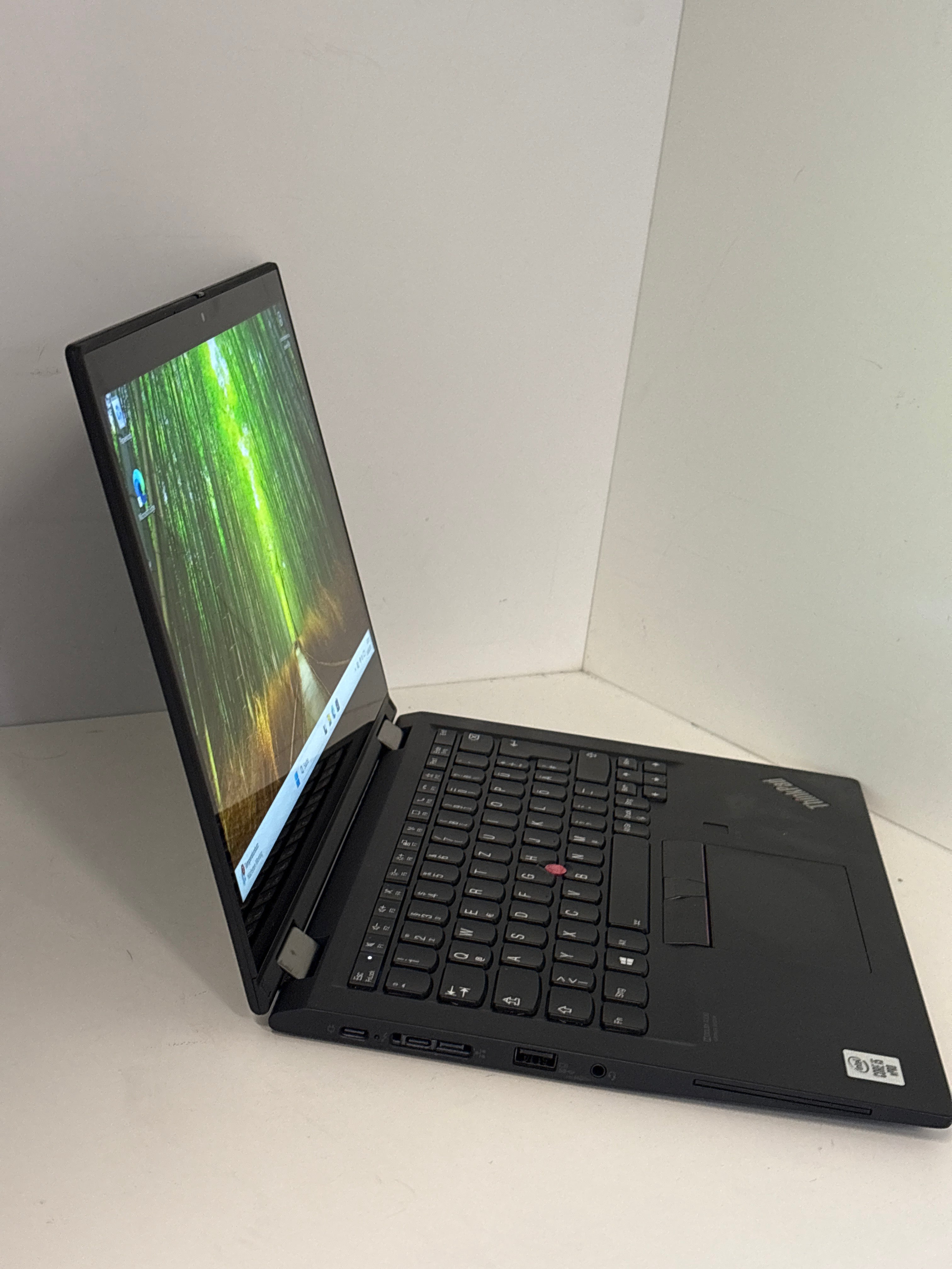 Lenovo ThinkPad X13 Yoga Gen 1 – Intel Core i5-10310U, 8 GB RAM, 256 GB SSD, 13,3" Full HD Touchscreen, Windows 11 Pro | 12 Monate Garantie
