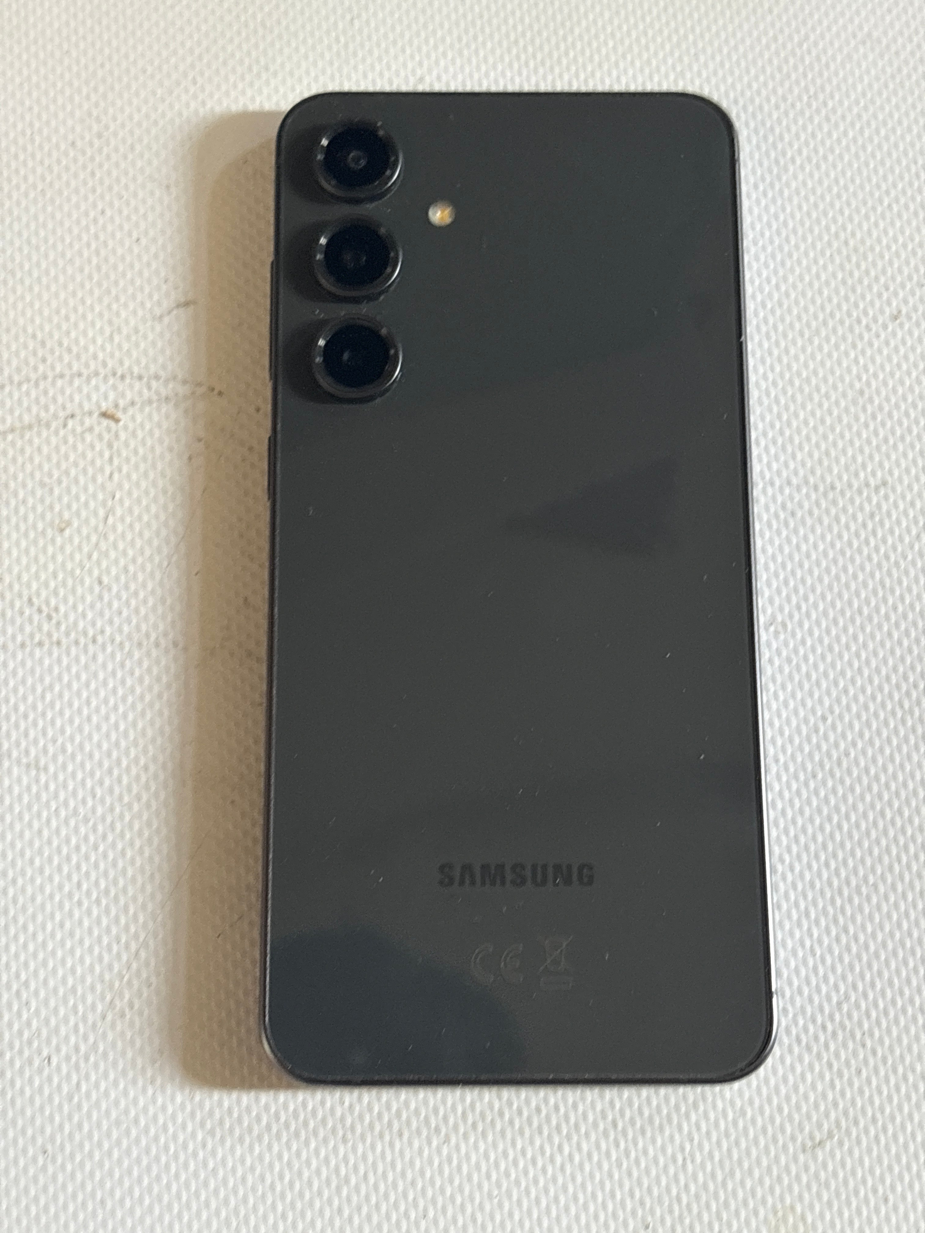 Samsung Galaxy S24 FE - 8 GB RAM, 128 GB Speicher, Schwarz | 12 Monate Garantie