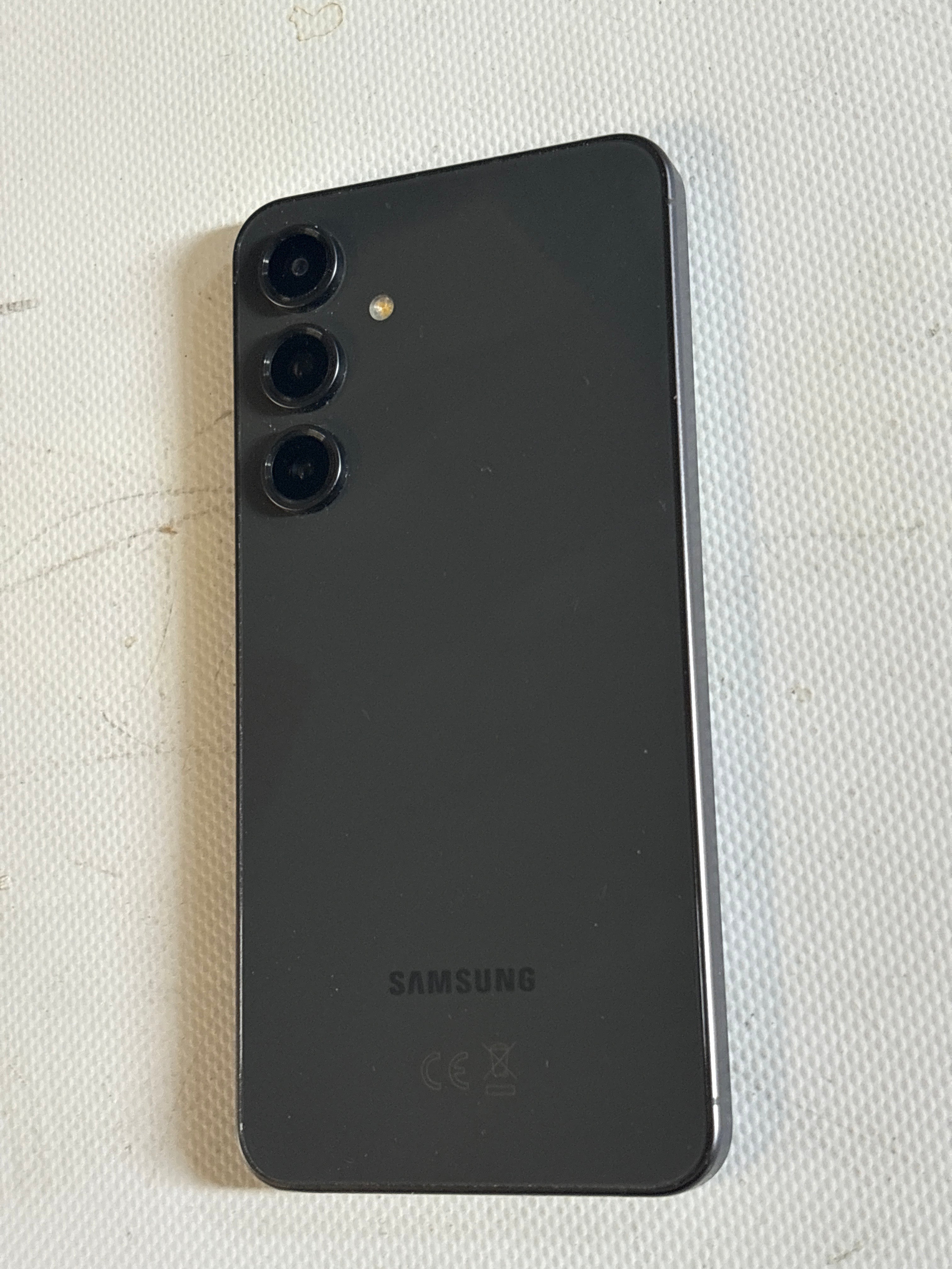 Samsung Galaxy S24 FE - 8 GB RAM, 128 GB Speicher, Schwarz | 12 Monate Garantie