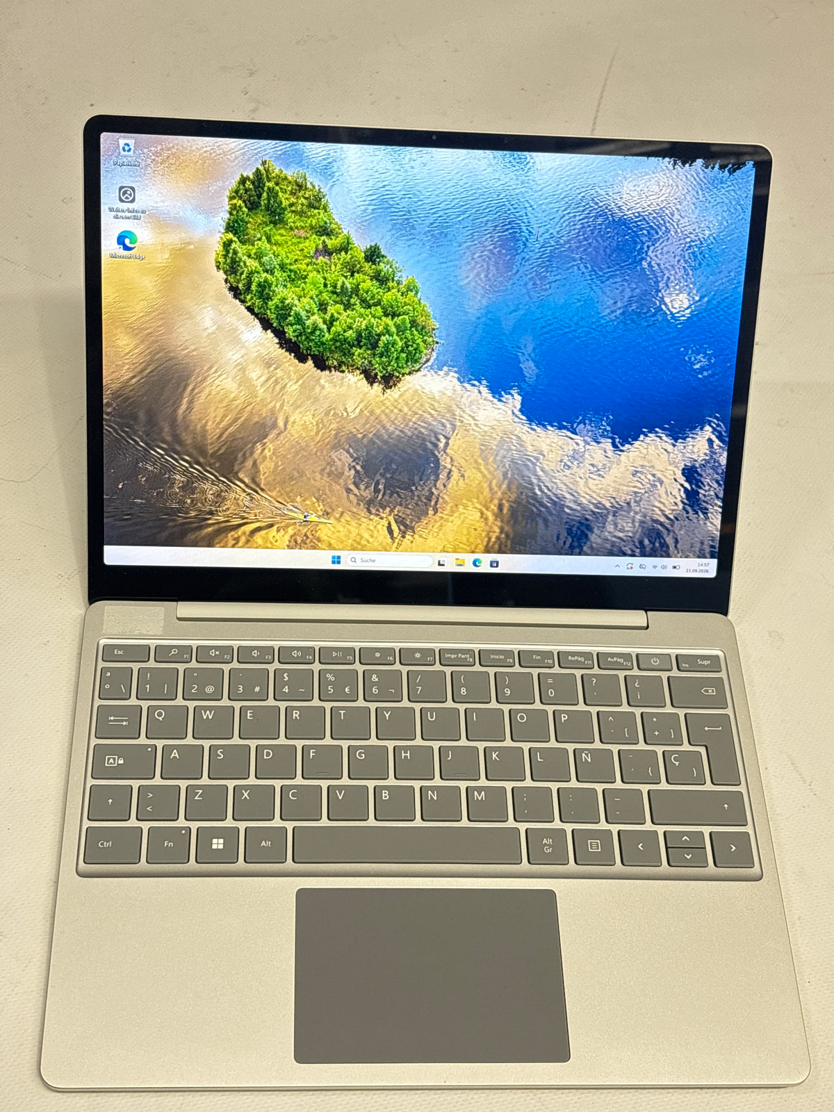 Microsoft Surface Laptop Go 2 – Intel Core i5-1135G7, 8 GB RAM, 256 GB SSD, 12,4" Touchscreen, Windows 11 Pro | 12 Monate Garantie