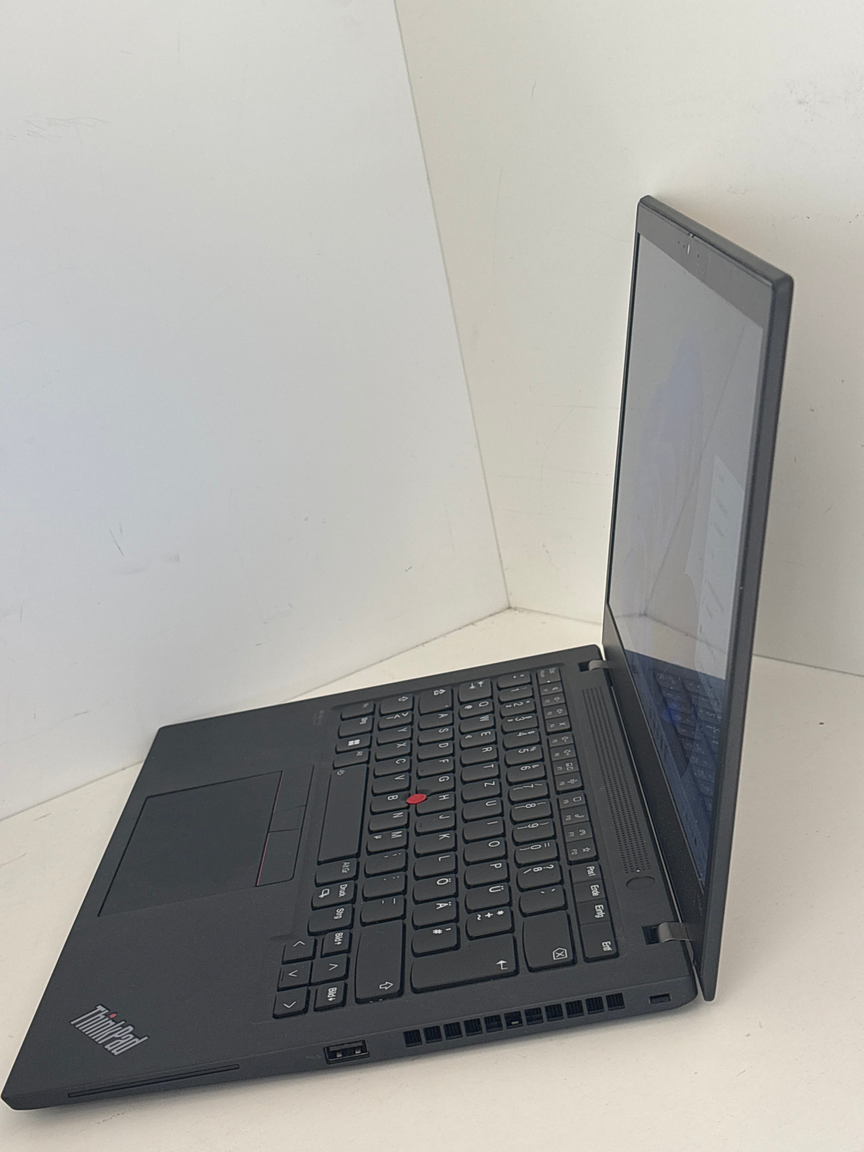 Lenovo ThinkPad T14s Gen 2 – Intel Core i7-1185G7, 32 GB RAM, 256 GB SSD, 14" Full HD, Windows 11 Pro