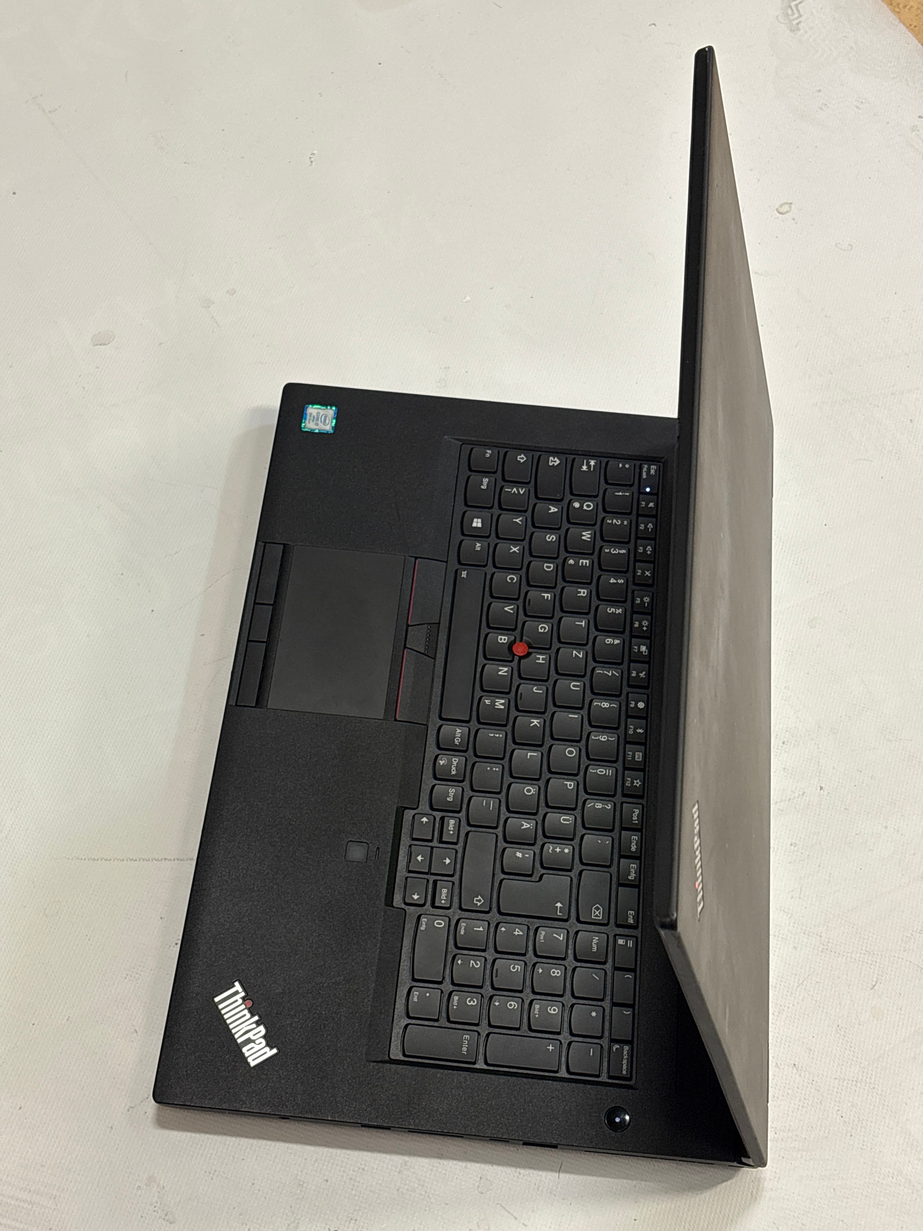 Lenovo ThinkPad P73 – Intel Core i7-9850H, 64 GB RAM, 2× 512 GB NVMe SSD, NVIDIA Quadro RTX 3000 6 GB, 17,3” Full HD, Windows 11 Pro | 12 Monate Garantie