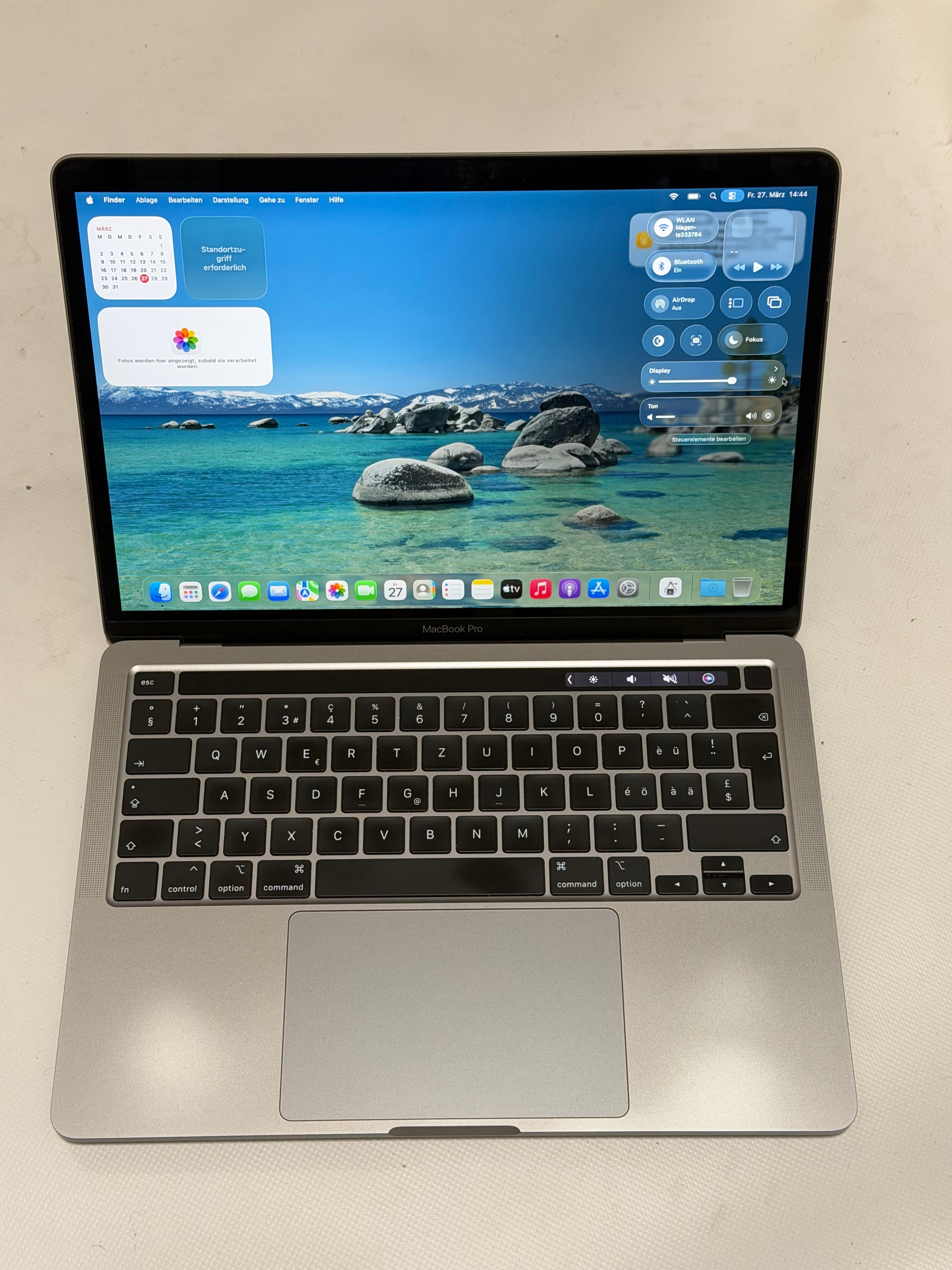 Apple MacBook Pro A2251 2020 # i7-10 gen # 16 G # 512 GB # in gutem Zustand # Touchbar
