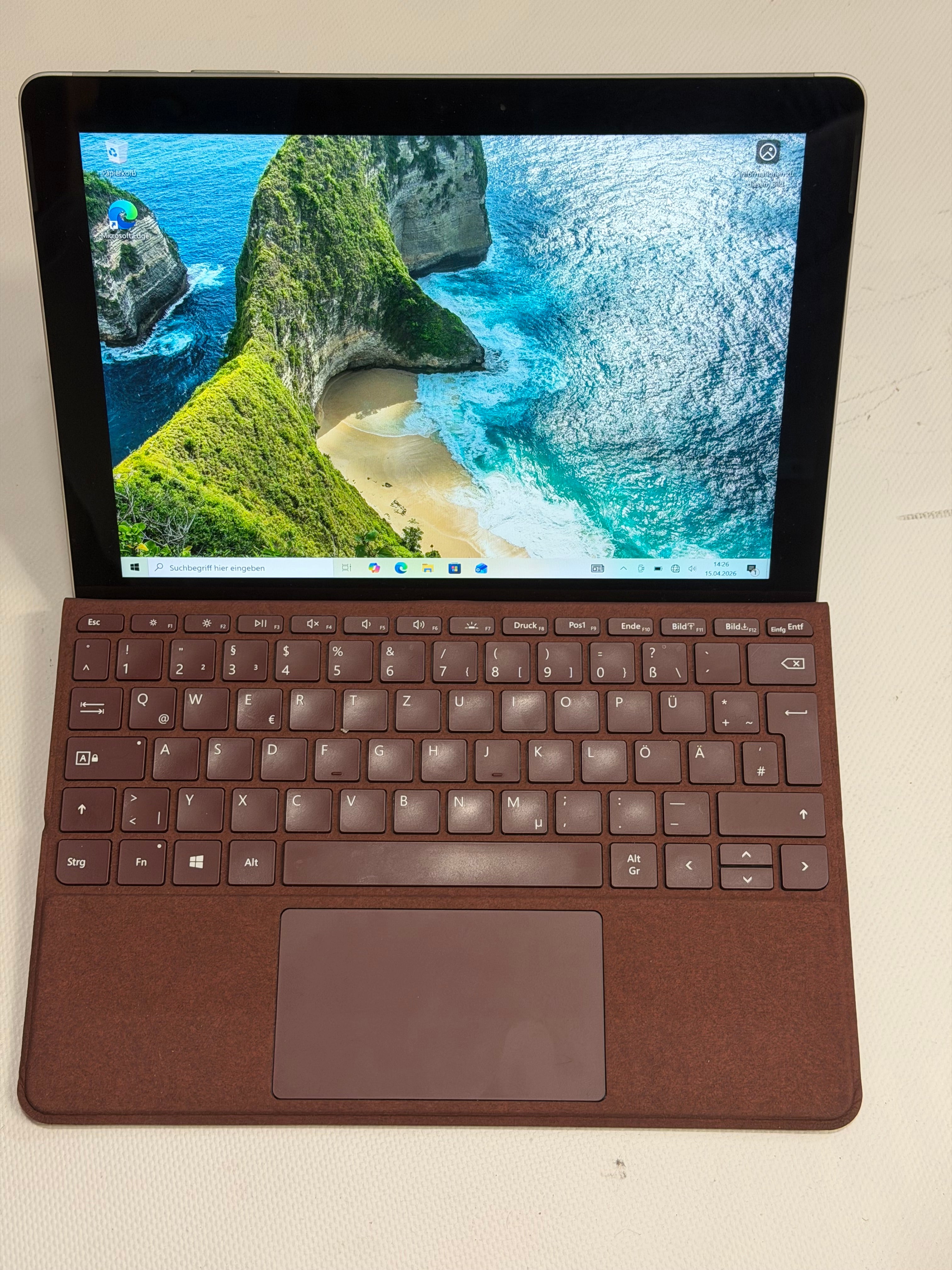 Microsoft Surface Go 1 | Intel Pentium 4415Y | 8 GB RAM | 128 GB SSD mit Tastatur wie auf dem Foto