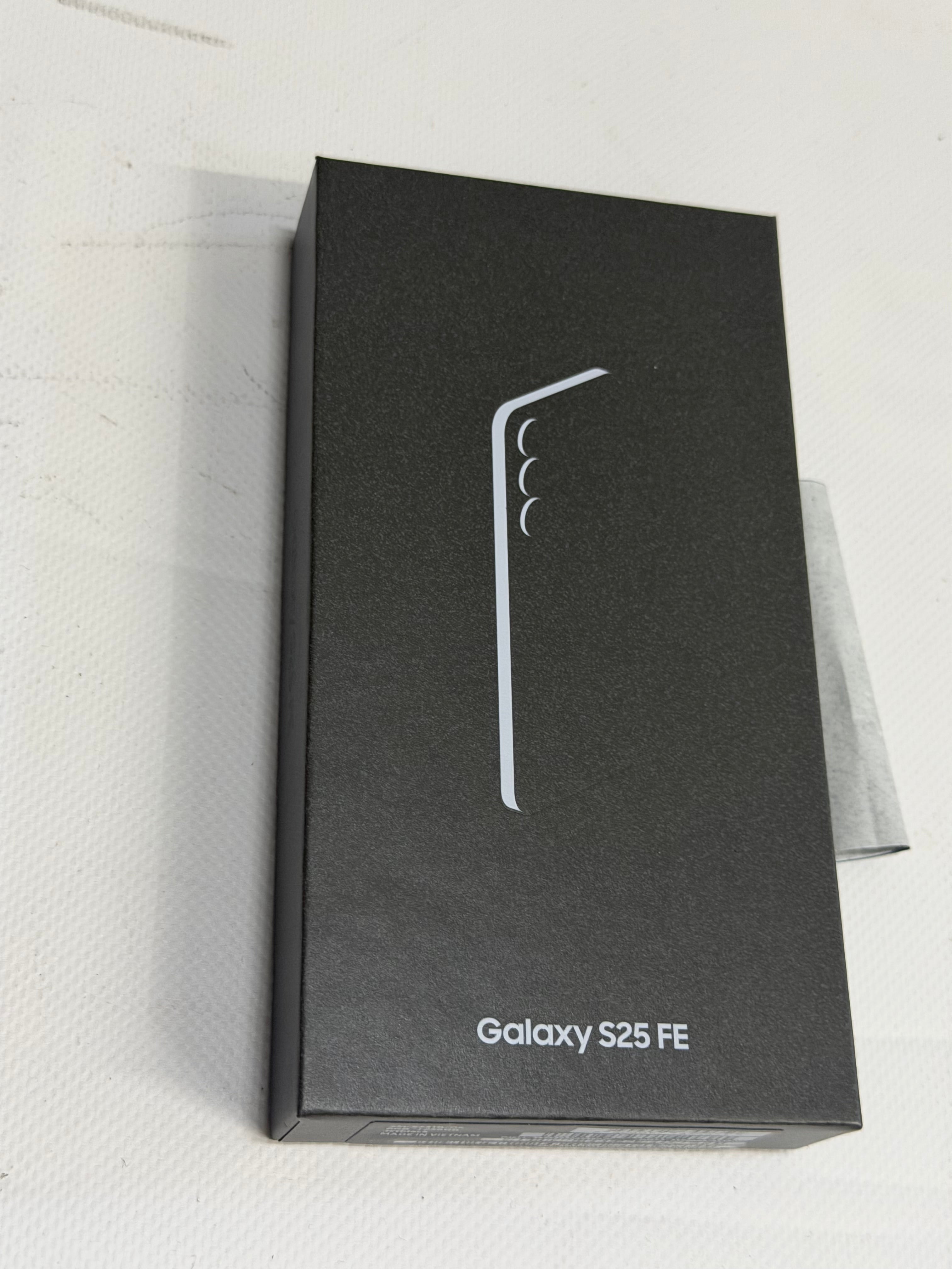 Samsung Galaxy S25 FE 5G – 256 GB, Schwarz, nagelneu und originalverpackt