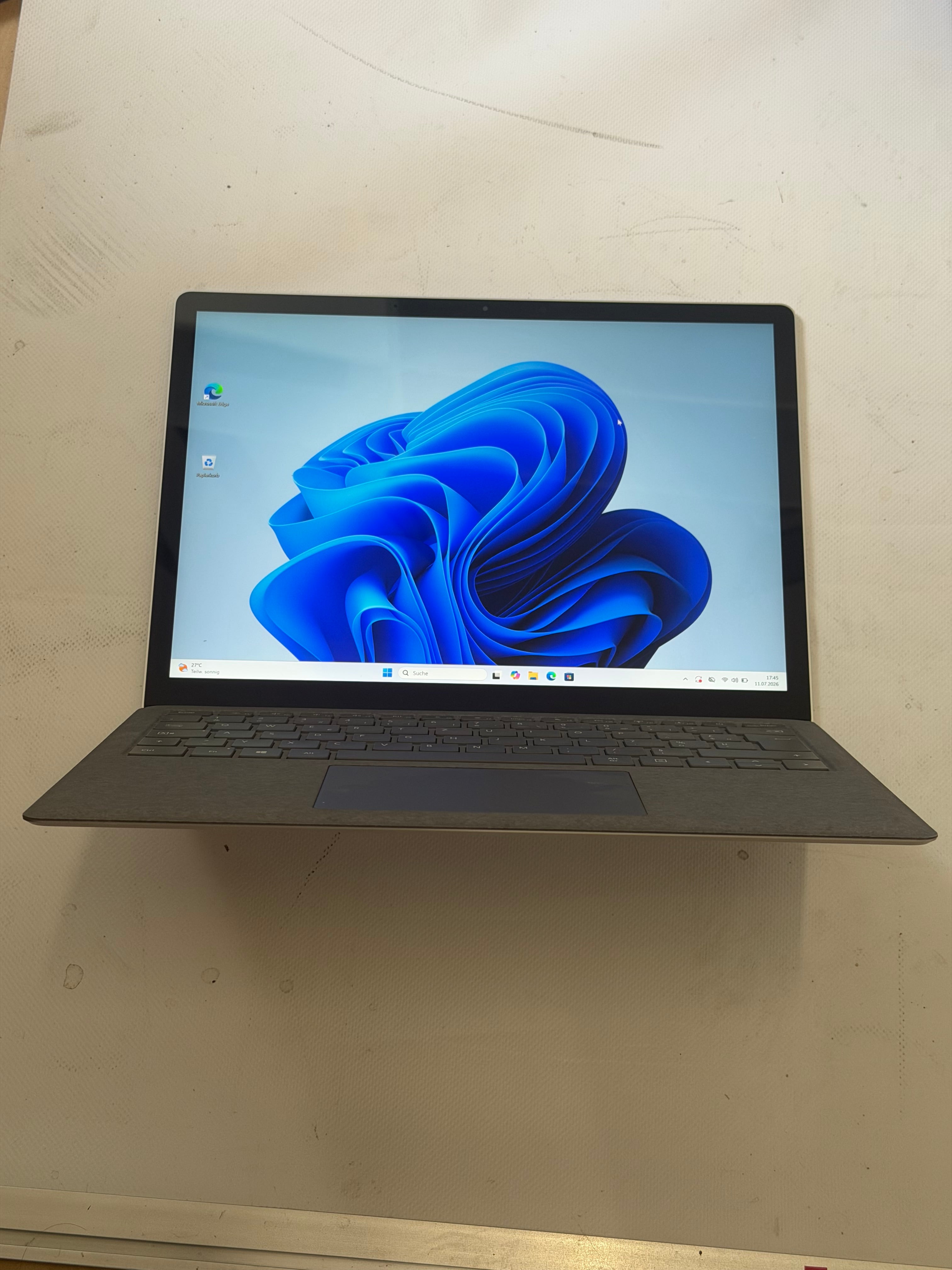 Microsoft Surface Laptop 4 – Intel Core i5-1145G7, 8 GB RAM, 256 GB SSD, Touchscreen, Windows 11 Pro