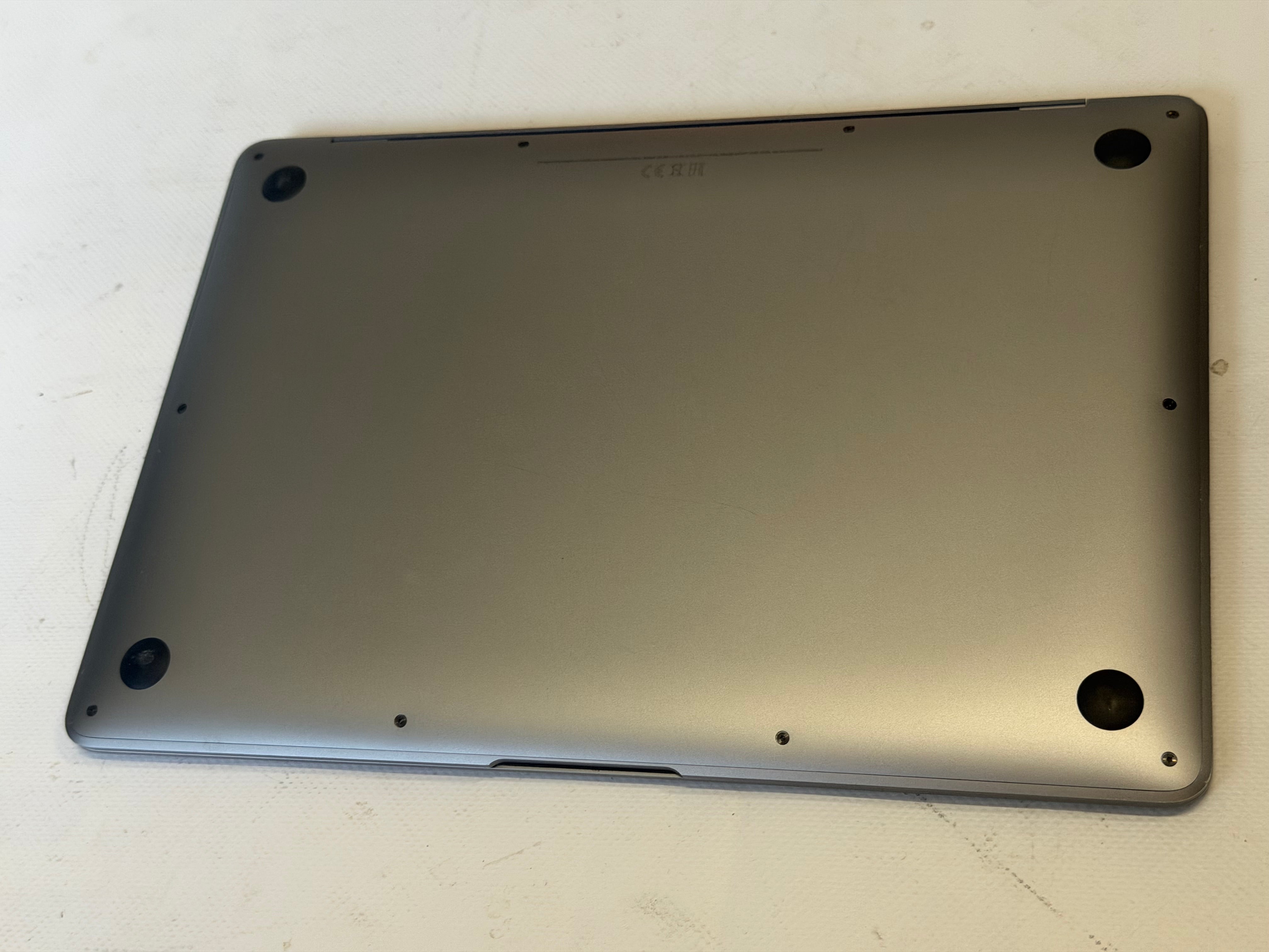 Apple MacBook Air M1 – 16 GB RAM, 256 GB SSD, 13,3" Retina Display