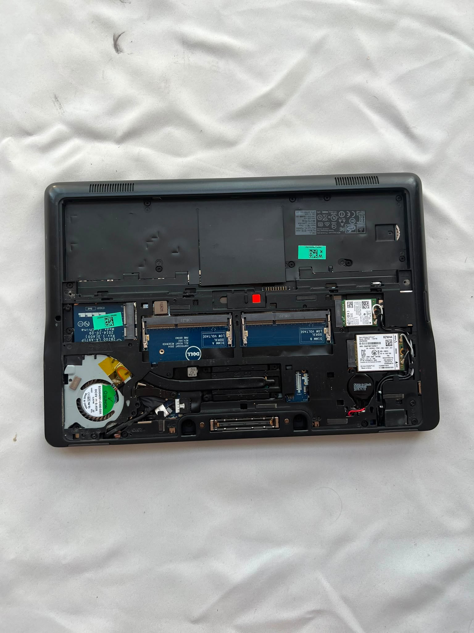 Dell Latitude E7250 Ersatzteilgerät – ohne Akku, RAM und SSD