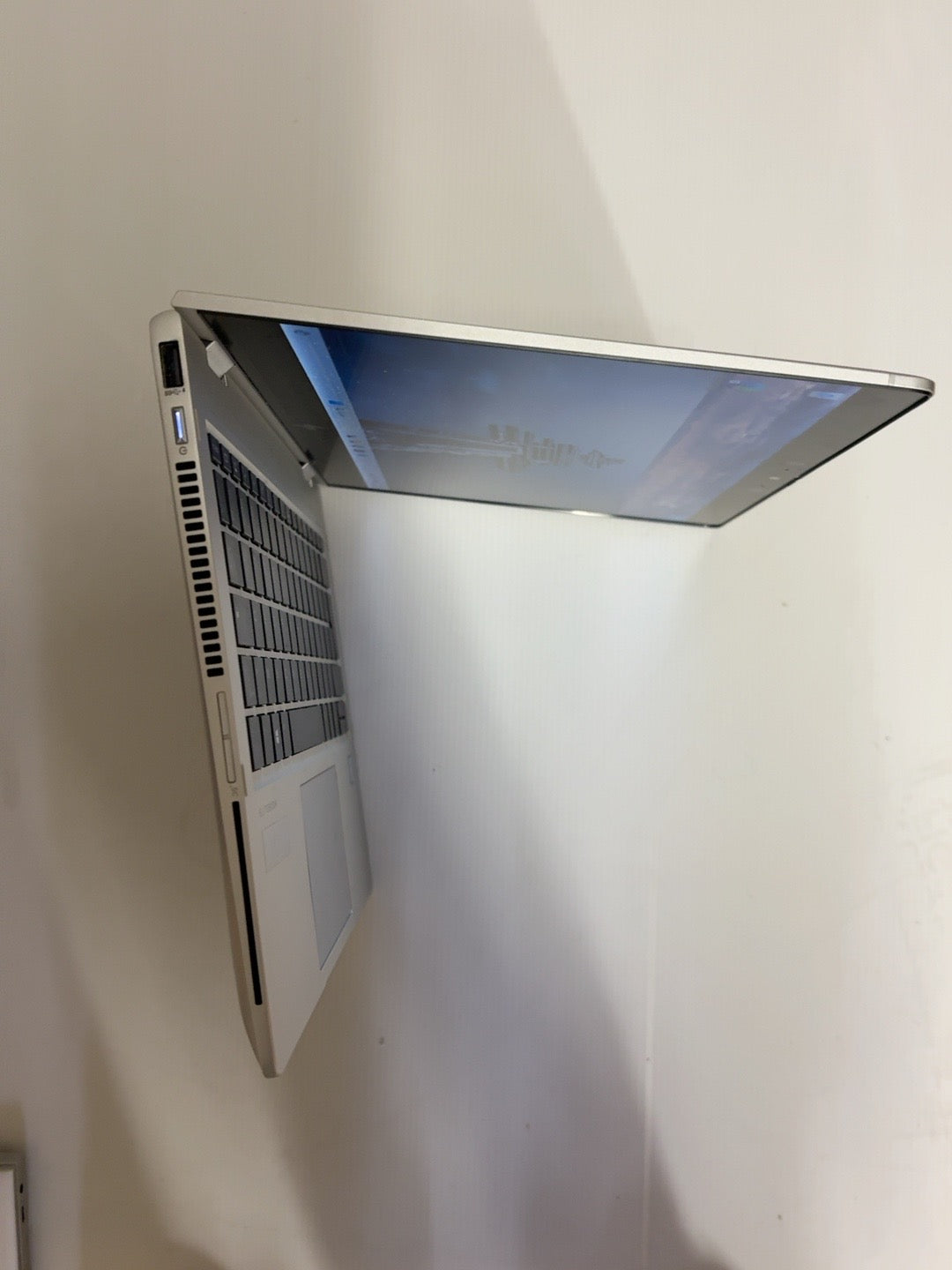 HP EliteBook x360 830 G6 – Intel Core i7-8665U, 16 GB RAM, 512 GB SSD, 13,3" Full HD Touchscreen, 360° Convertible, Windows 11 Pro | 12 Monate Garantie